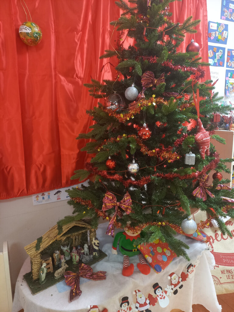 LES PETITES MAINS DE L’ECOLE préparent NOEL
